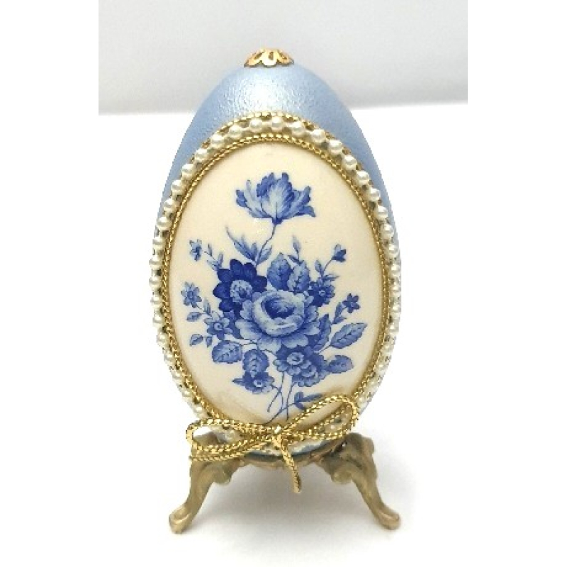 Sier ei met beschilderd porselein en parelrandje