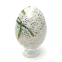 Cloisonné ei, wit met bloemen