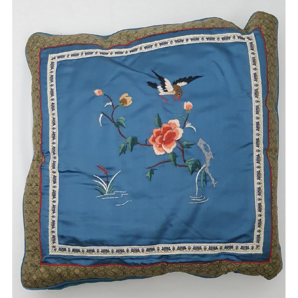 Chinese kussen met blauwe zijde