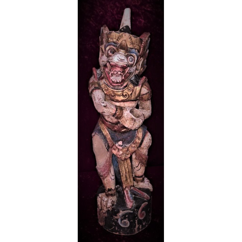 Grote oude krisdrager, verguld