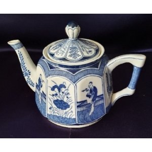 Lange Lijs theepot, gemerkt