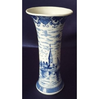 Delfts wit/blauw vaasje, gemerkt met blindmerk