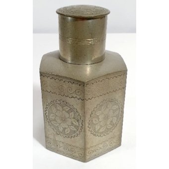 Oude Indonesische tinnen theebus