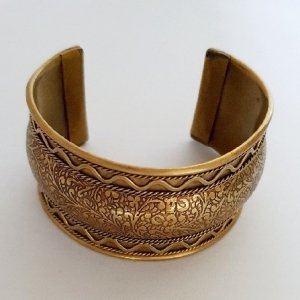 Goudkleurige slavenarmband