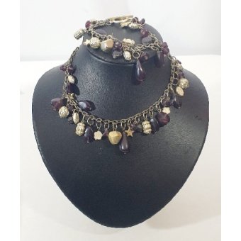 Zilverkleurige ketting en armband